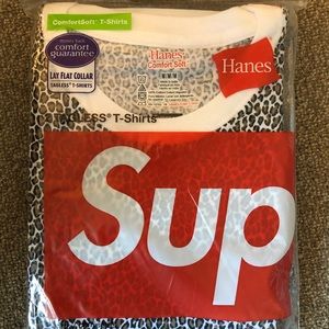 Supreme hanes tshirt